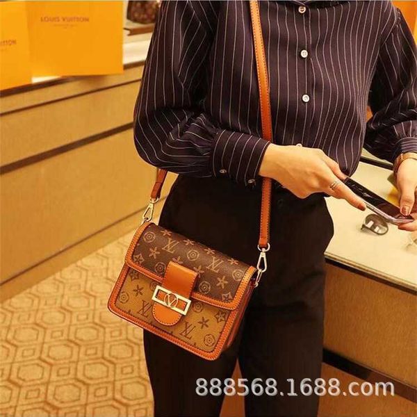 luxury handbags 2021 men''s single shoulder single shoulder msenger bag leather postman small square bag
luxury handbags 2021 men''s single shoulder single shoulder msenger bag leather postman small square bag