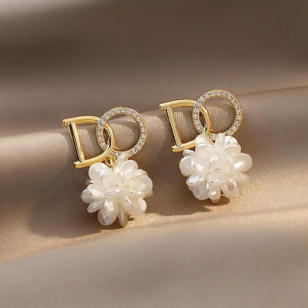 dangle & chandelier classic design do letter flower pendant drop earrings for woman 2021 korean fashion jewelry party girls elegant accessor, Silver
dangle & chandelier classic design do letter flower pendant drop earrings for woman 2021 korean fashion jewelry party girls elegant accessor, Silver