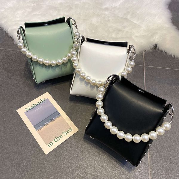 spring and summer foreign style small bag female 2021 fashion pearl chain square girl's messenger
spring and summer foreign style small bag female 2021 fashion pearl chain square girl's messenger
