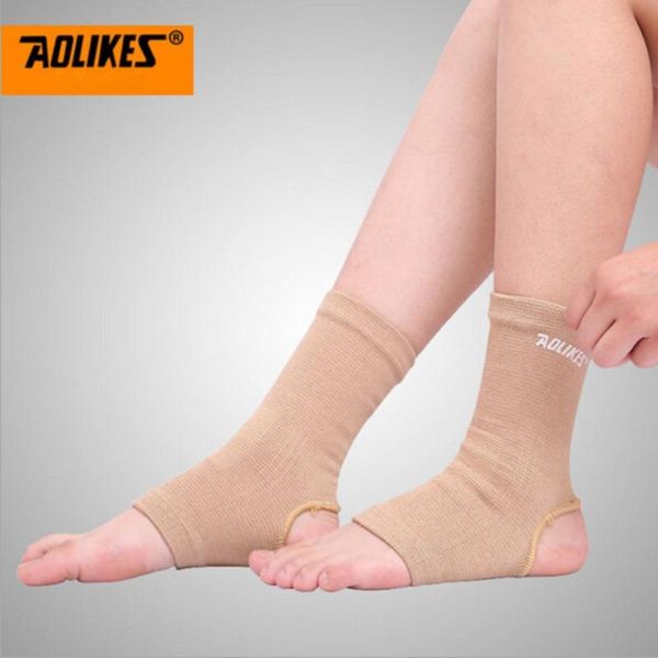 1pair sports ankle support pads elastic brace guard foot ankles protector wrap for bicycle football taekwondo basketball, Blue;black
1pair sports ankle support pads elastic brace guard foot ankles protector wrap for bicycle football taekwondo basketball, Blue;black