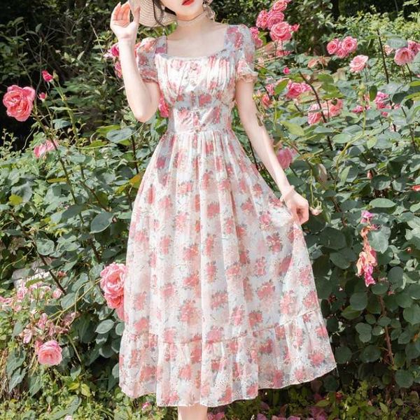 summer sweet puff sleeve party dress vintage women square collar floral embroidery printed pearls button pink chiffon 210526, Black;gray
summer sweet puff sleeve party dress vintage women square collar floral embroidery printed pearls button pink chiffon 210526, Black;gray