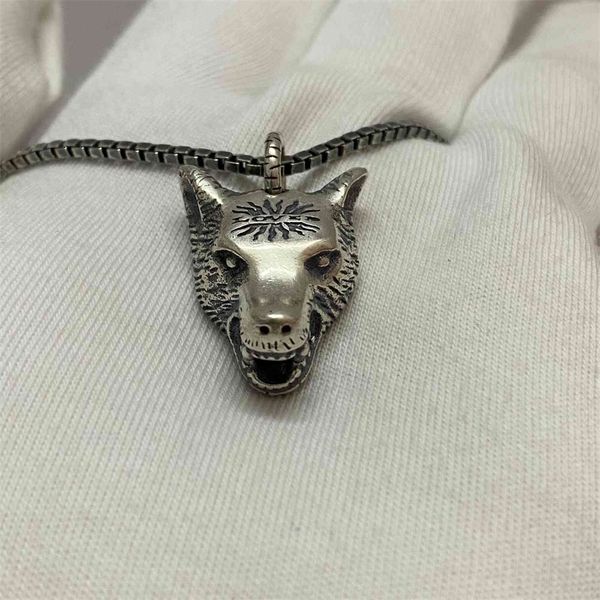 iter women wolf head necklace s925 silver animal wolf men's and women's pendant fashion fashion couple's clavicle chain
iter women wolf head necklace s925 silver animal wolf men's and women's pendant fashion fashion couple's clavicle chain