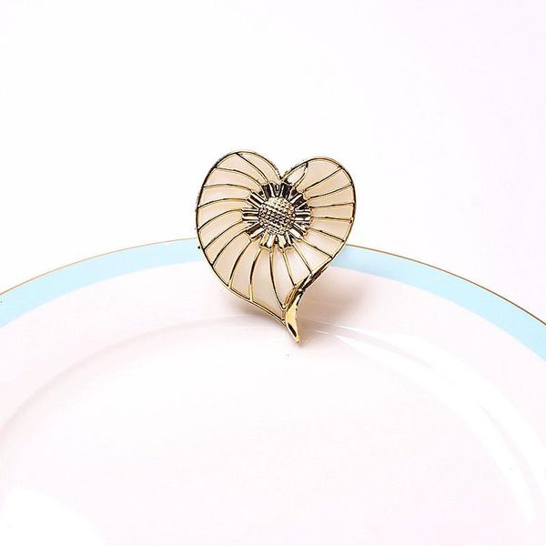 8pcs/acrylic creative lotus leaf napkin ring deskdecoration used for western etiquette at festive cocktail reception rings
8pcs/acrylic creative lotus leaf napkin ring deskdecoration used for western etiquette at festive cocktail reception rings