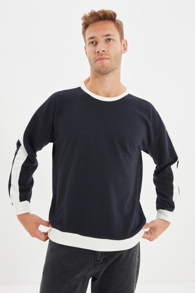 men's hoodies & sweatshirts trendyol men 's regular fit sweatshirt tmnaw22sw0166, Black
men's hoodies & sweatshirts trendyol men 's regular fit sweatshirt tmnaw22sw0166, Black