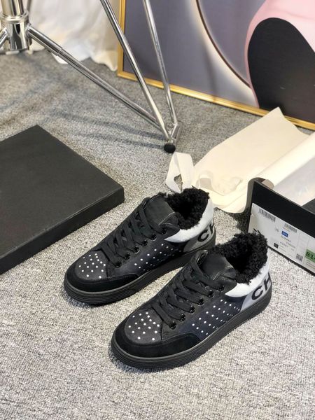 fabric suede calfskin sneakers designer luxury men women casual shoes nylon reflective sneakers velvet02
fabric suede calfskin sneakers designer luxury men women casual shoes nylon reflective sneakers velvet02