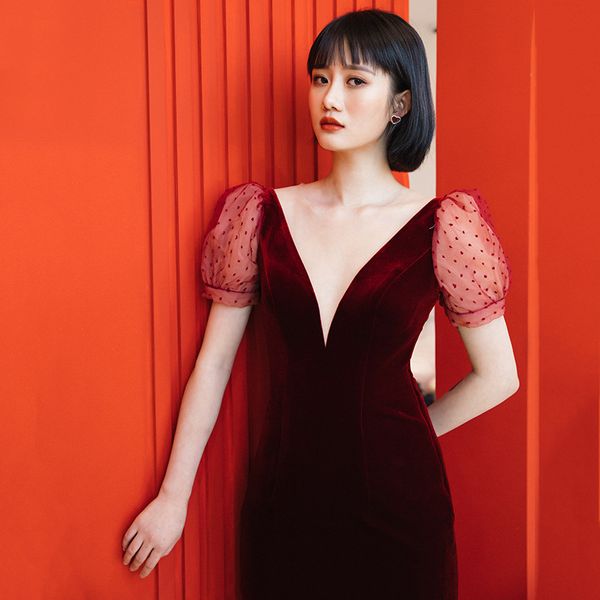 wine red veet evening 2021 bride fishtail skirt backls v-neck toast drs summer covered arm female, Black;gray
wine red veet evening 2021 bride fishtail skirt backls v-neck toast drs summer covered arm female, Black;gray
