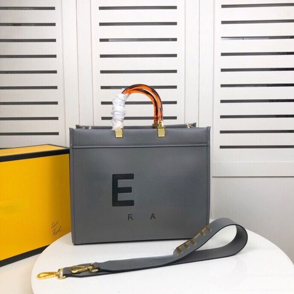 fashion 22 new sports bag shoulder bag square box lambskin slung handbag latest design top
fashion 22 new sports bag shoulder bag square box lambskin slung handbag latest design top