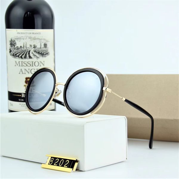 designer women brand sunglasses tr90 combined with metal frame: import polyster hd polarized lens, true color film models 8202, White;black
designer women brand sunglasses tr90 combined with metal frame: import polyster hd polarized lens, true color film models 8202, White;black