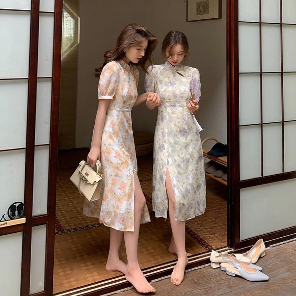 luxury cheongsam 2021 miss si teng, my heart slowly wrapped in a cheongsam, through the misty rain, cold and charming, Blue;red
luxury cheongsam 2021 miss si teng, my heart slowly wrapped in a cheongsam, through the misty rain, cold and charming, Blue;red