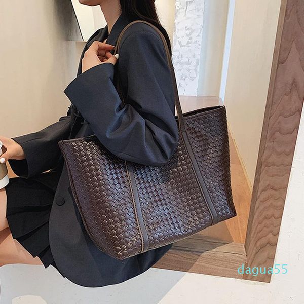 cross body fashion soft leather woven women's shoulder bag large capacity trend simple and versatile 2021
cross body fashion soft leather woven women's shoulder bag large capacity trend simple and versatile 2021