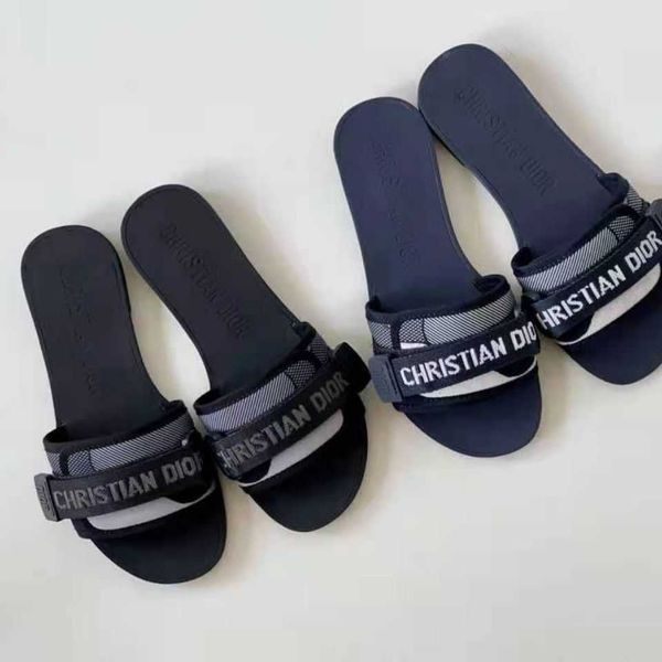 2021 new summer embroidery large d-letter flat slippers go out cool beach shoes women a5ot zmm, Black
2021 new summer embroidery large d-letter flat slippers go out cool beach shoes women a5ot zmm, Black