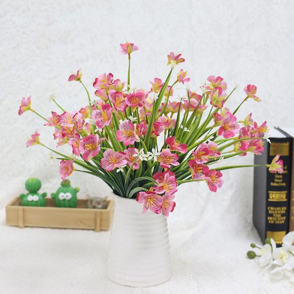 artificial silk flowers bouquet butterfly orchid flower with plastic green leaves arrangement diy for wedding home decoration decorative & w
artificial silk flowers bouquet butterfly orchid flower with plastic green leaves arrangement diy for wedding home decoration decorative & w