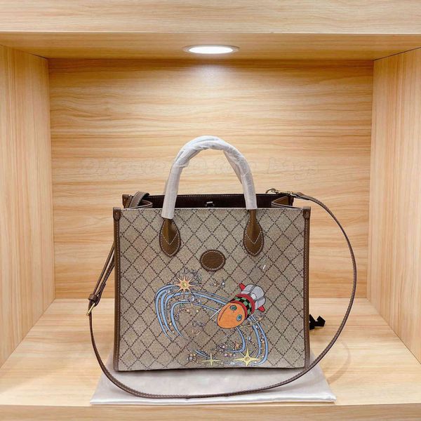 luxurys designers lady fashion shoulder bags handbags wallets wave pattern shopping thread drawstring leather wallet open clutch bag totes
luxurys designers lady fashion shoulder bags handbags wallets wave pattern shopping thread drawstring leather wallet open clutch bag totes