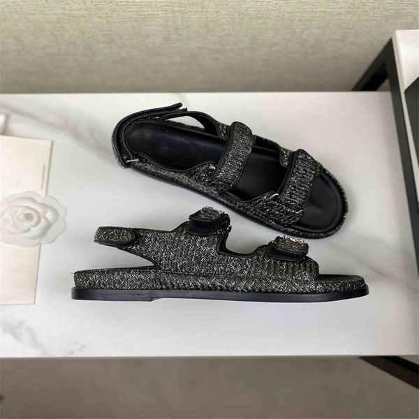 2022designer sandals fashion leather cloth cover embroidery hook & loop flat heeel 35 to 40, Black
2022designer sandals fashion leather cloth cover embroidery hook & loop flat heeel 35 to 40, Black