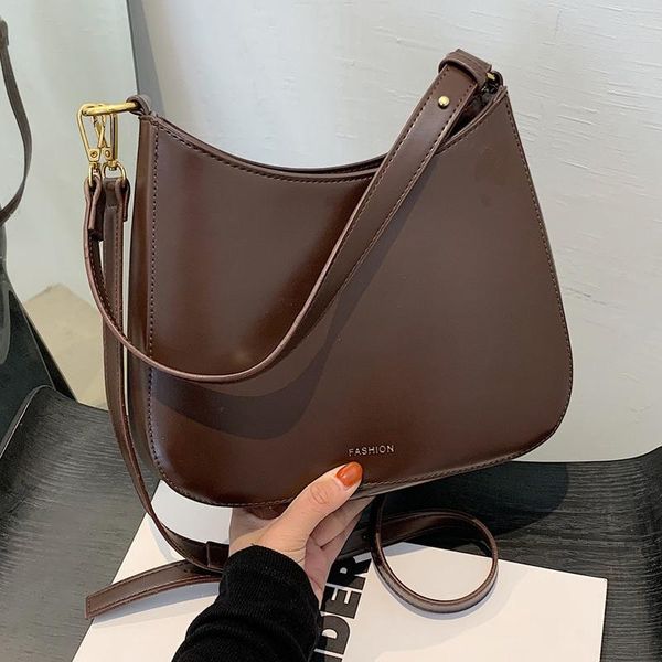 high-quality retro ladies one-shoulder underarm bag 2021 fashion net red large-capacity handbag korean messenger cross body
high-quality retro ladies one-shoulder underarm bag 2021 fashion net red large-capacity handbag korean messenger cross body