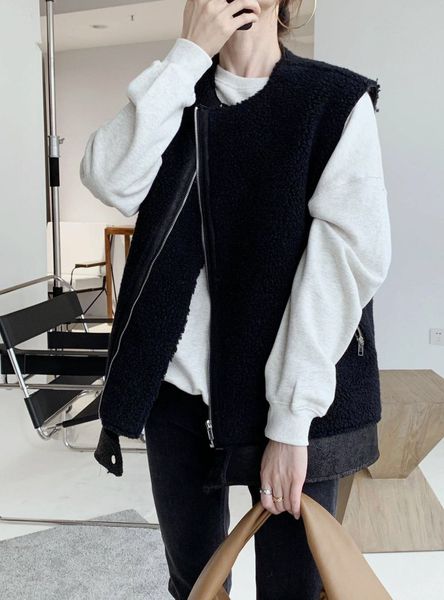 lamb wool in autumn and winter 2021 women's trend temperament personalized versatile vt coat korean warm top, Black;white
lamb wool in autumn and winter 2021 women's trend temperament personalized versatile vt coat korean warm top, Black;white