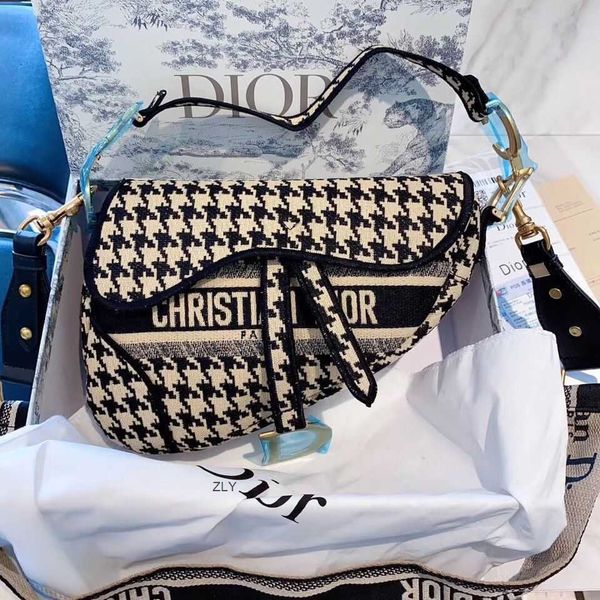 european and american fashion bag women's 2021 new hand retro saddle leisure one shoulder messenger hand zly bags
european and american fashion bag women's 2021 new hand retro saddle leisure one shoulder messenger hand zly bags