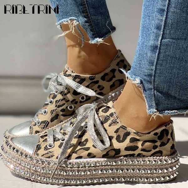dress shoes lace-up patchwork ins fashion rivet flat women cool daily decorating shoes, Black
dress shoes lace-up patchwork ins fashion rivet flat women cool daily decorating shoes, Black