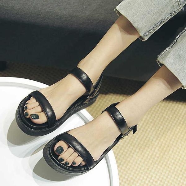 sandals 2021 summer soft-soled lightweight white platform flat shoes with black casual women's
sandals 2021 summer soft-soled lightweight white platform flat shoes with black casual women's