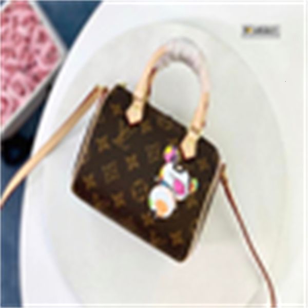 cross brand designer luxury dvmn m61252 premium pattern portable messenger bag women handbags iconic bags handles totes shoulder bags body b, Red;black
cross brand designer luxury dvmn m61252 premium pattern portable messenger bag women handbags iconic bags handles totes shoulder bags body b, Red;black