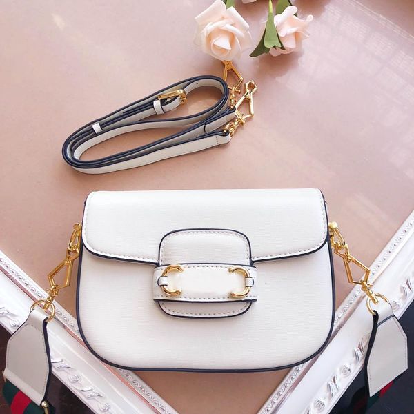 wholesale designer shoulder bags fashion crossbody bag leather material wild diagonal natural style letter decoration design double straps s
wholesale designer shoulder bags fashion crossbody bag leather material wild diagonal natural style letter decoration design double straps s