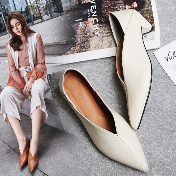 dress shoes 2021 korean granny elegant thick heel v-mouth pointed single leather lazy, Black
dress shoes 2021 korean granny elegant thick heel v-mouth pointed single leather lazy, Black