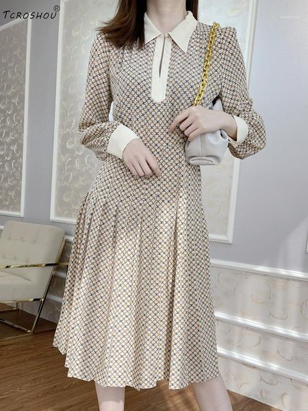 contrasting color lapel hollow retro geometric print pattern strap waist loose pleated dress ladies autumn style casual dresses, Black;gray
contrasting color lapel hollow retro geometric print pattern strap waist loose pleated dress ladies autumn style casual dresses, Black;gray