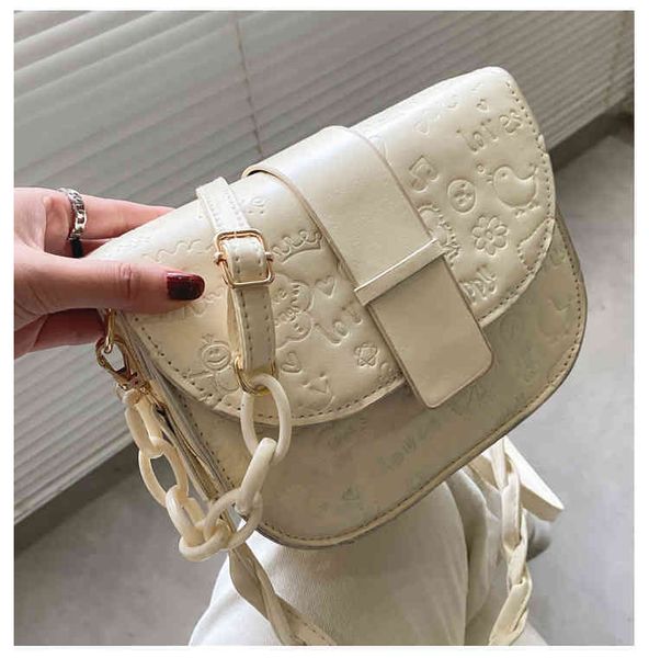 2022 latest models handbag wholesale women trend women's single shoulder saddle, Black;red
2022 latest models handbag wholesale women trend women's single shoulder saddle, Black;red