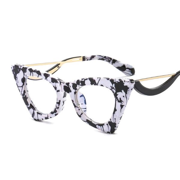 outdoor eyewear 2021 cat eye sunglasses bright color solid european and american retro fashion
outdoor eyewear 2021 cat eye sunglasses bright color solid european and american retro fashion