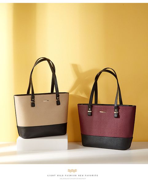 new style three-piece one-shoulder messenger lady bag manufacturer wholesale delivery cross-border
new style three-piece one-shoulder messenger lady bag manufacturer wholesale delivery cross-border