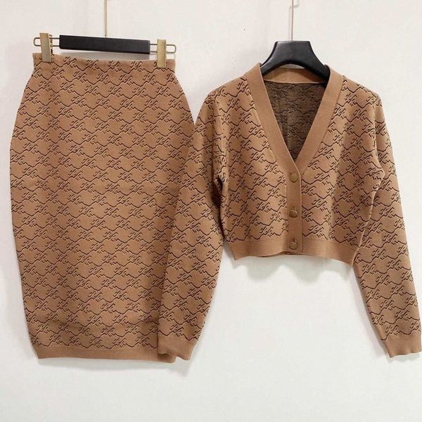 two piece dress 2021 autumn v neck long sleeve panelled sweater and for women's fashion print skirts 2 pieces sets 0812-6 p4wn#, White
two piece dress 2021 autumn v neck long sleeve panelled sweater and for women's fashion print skirts 2 pieces sets 0812-6 p4wn#, White