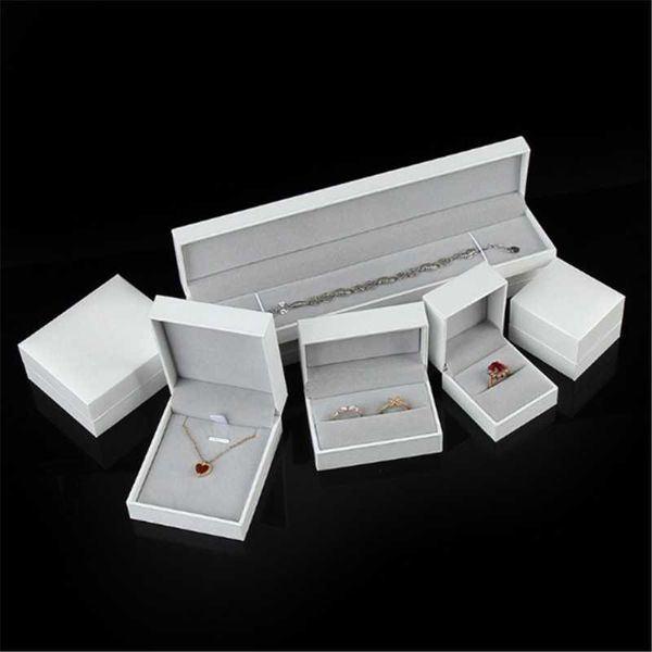 jewelry pouches, bags high-grade leather paper white container box right angle filling ring gift packaging, Pink;blue
jewelry pouches, bags high-grade leather paper white container box right angle filling ring gift packaging, Pink;blue
