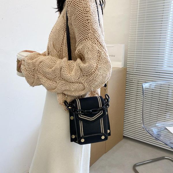shoulder bags crossbody for women fashion vertical style net red rivet small change female bag simple out chain
shoulder bags crossbody for women fashion vertical style net red rivet small change female bag simple out chain