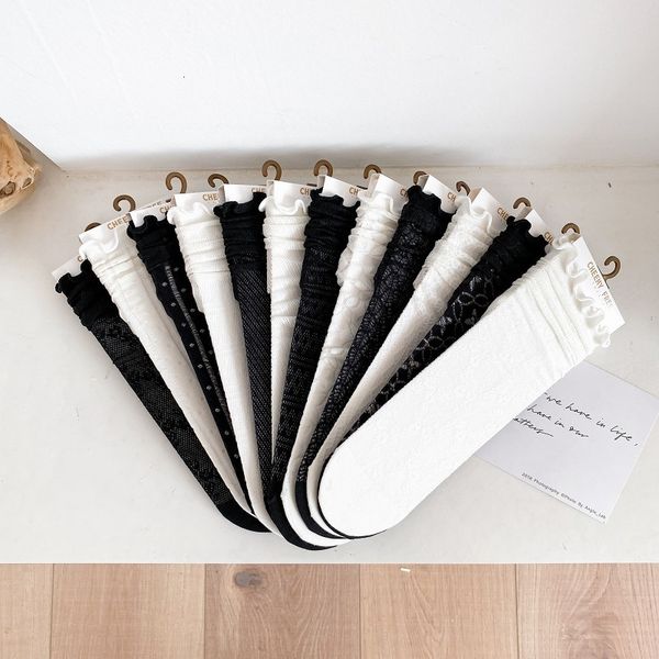 summer mh lei children' middle tube thin breathable korean white lace hollow pile stockings, Red;black
summer mh lei children' middle tube thin breathable korean white lace hollow pile stockings, Red;black