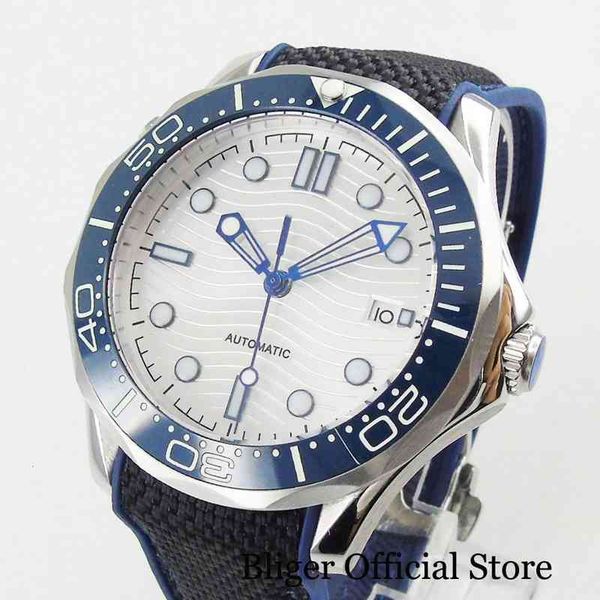 men's lightweight automatic lightning super watch with date window sapphire glass 41mm time clock, Slivery;brown
men's lightweight automatic lightning super watch with date window sapphire glass 41mm time clock, Slivery;brown
