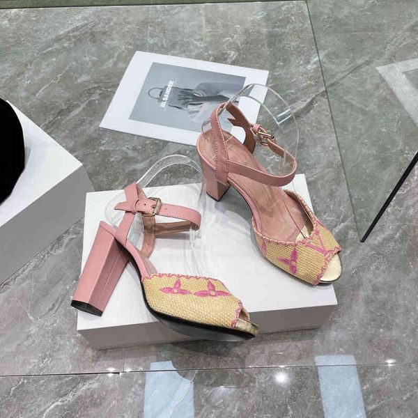 dress shoes 21ss catwalk sandals, last boots, british retro design, classic letters and floral prints, luxurious comfortable fish, Black
dress shoes 21ss catwalk sandals, last boots, british retro design, classic letters and floral prints, luxurious comfortable fish, Black