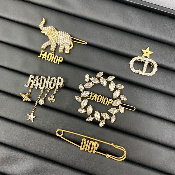 70% off family brooch dijia new letter elephant full diamond hairpin women's net red, Golden;silver
70% off family brooch dijia new letter elephant full diamond hairpin women's net red, Golden;silver