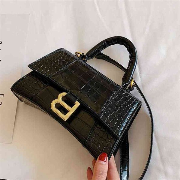 handbagwomen's 2021 new underarm single shoulder staff retro foreign style stone pattern high-level sense cross bag fashiongg bag
handbagwomen's 2021 new underarm single shoulder staff retro foreign style stone pattern high-level sense cross bag fashiongg bag
