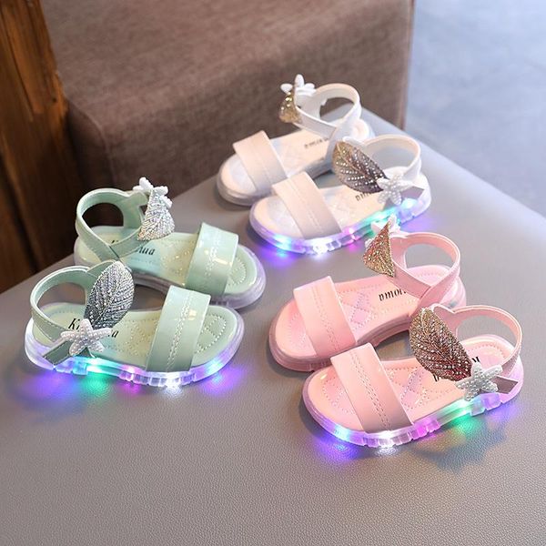 sandals 2021 summer led glowing for girls baby sweet princess shoes soft bottom toddler fashion children, Black;red
sandals 2021 summer led glowing for girls baby sweet princess shoes soft bottom toddler fashion children, Black;red