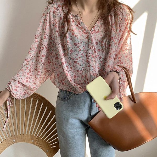 women's vests v-neck chiffon shirt women sweet blouse 2021 spring korean floral print long sleeve casual loose slim lady clothes, Black;white
women's vests v-neck chiffon shirt women sweet blouse 2021 spring korean floral print long sleeve casual loose slim lady clothes, Black;white