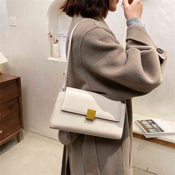 women's 2021 spring new small square korean fashion texture chain one shoulder messenger bag
women's 2021 spring new small square korean fashion texture chain one shoulder messenger bag