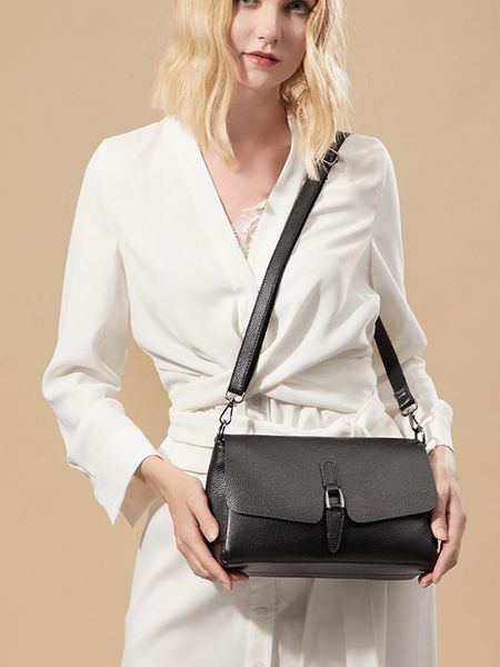 evening bags the first layer cowhide handbags leather shoulder messenger bag women's fashion all-match large-capacity ladies small
evening bags the first layer cowhide handbags leather shoulder messenger bag women's fashion all-match large-capacity ladies small