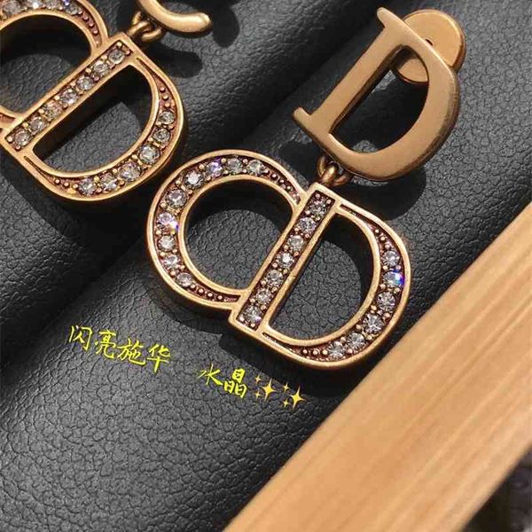 70% off outlet online family inlaid with diamond earrings made old wind net red korean fashion style women's earrings, Golden
70% off outlet online family inlaid with diamond earrings made old wind net red korean fashion style women's earrings, Golden
