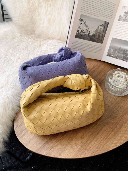 venetas bottega wrinkled cloud female summer high sense of foreign temperament yellow woven knotted bag designer handbag wan
venetas bottega wrinkled cloud female summer high sense of foreign temperament yellow woven knotted bag designer handbag wan