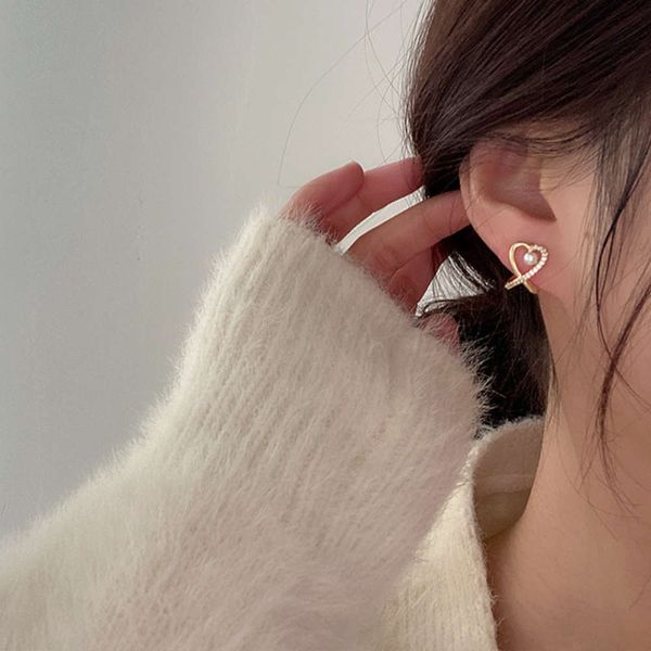 french zircon pearl three dimensional love female korean atmosphere simple temperament earrings indifference, Black
french zircon pearl three dimensional love female korean atmosphere simple temperament earrings indifference, Black