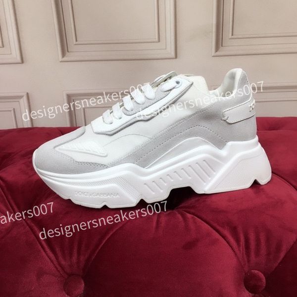 2022 luxurys designers shoes boots brand mens womens triple s leather sneaker fashion trainers casual high sneakers 35-45, Black
2022 luxurys designers shoes boots brand mens womens triple s leather sneaker fashion trainers casual high sneakers 35-45, Black