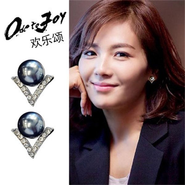 e950 ode to joy liu tao same stud korean fashion ol pin elegant temperament versatile v-shaped earrings for women, Golden
e950 ode to joy liu tao same stud korean fashion ol pin elegant temperament versatile v-shaped earrings for women, Golden