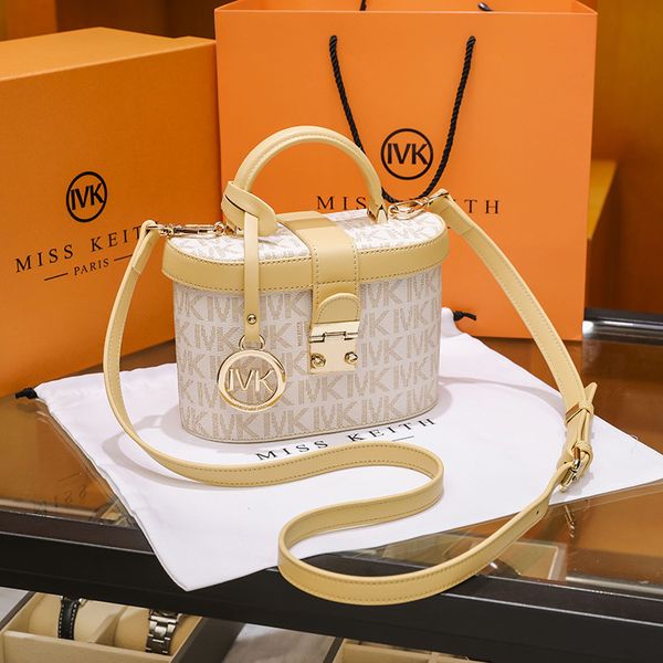 ivk bucket bag women's 2021 summer fashion portable single shoulder messenger makeup round box small square
ivk bucket bag women's 2021 summer fashion portable single shoulder messenger makeup round box small square