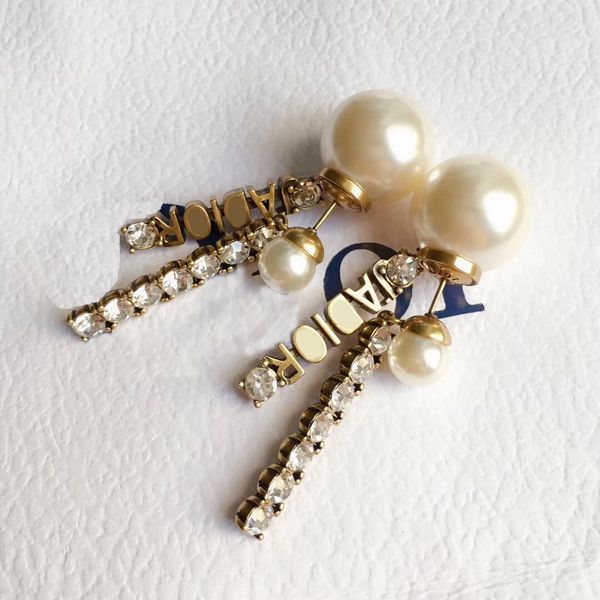 charms / tiktok home earrings, pearl pearls, fan shaped letters, red, vibrato, diamond, 925 needles., Golden
charms / tiktok home earrings, pearl pearls, fan shaped letters, red, vibrato, diamond, 925 needles., Golden