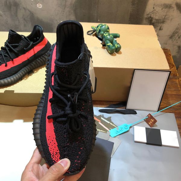 2022 designer low cut running shoes mens womens sneakers reflective fluorescent mesh eyes europe america asia breathable luxury trainers siz
2022 designer low cut running shoes mens womens sneakers reflective fluorescent mesh eyes europe america asia breathable luxury trainers siz